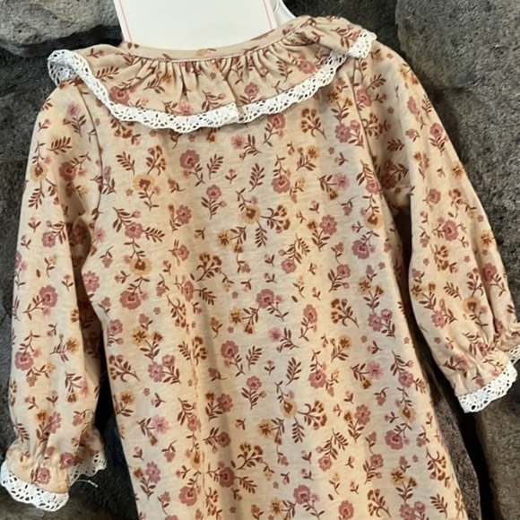 NWT Floral Nicole Miller one piece jumpsuit  sleeper‎ w headband size 6-9 months - Picture 3 of 3